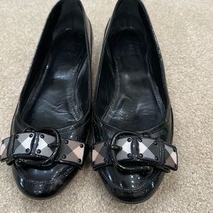 Women’s Burberry flats